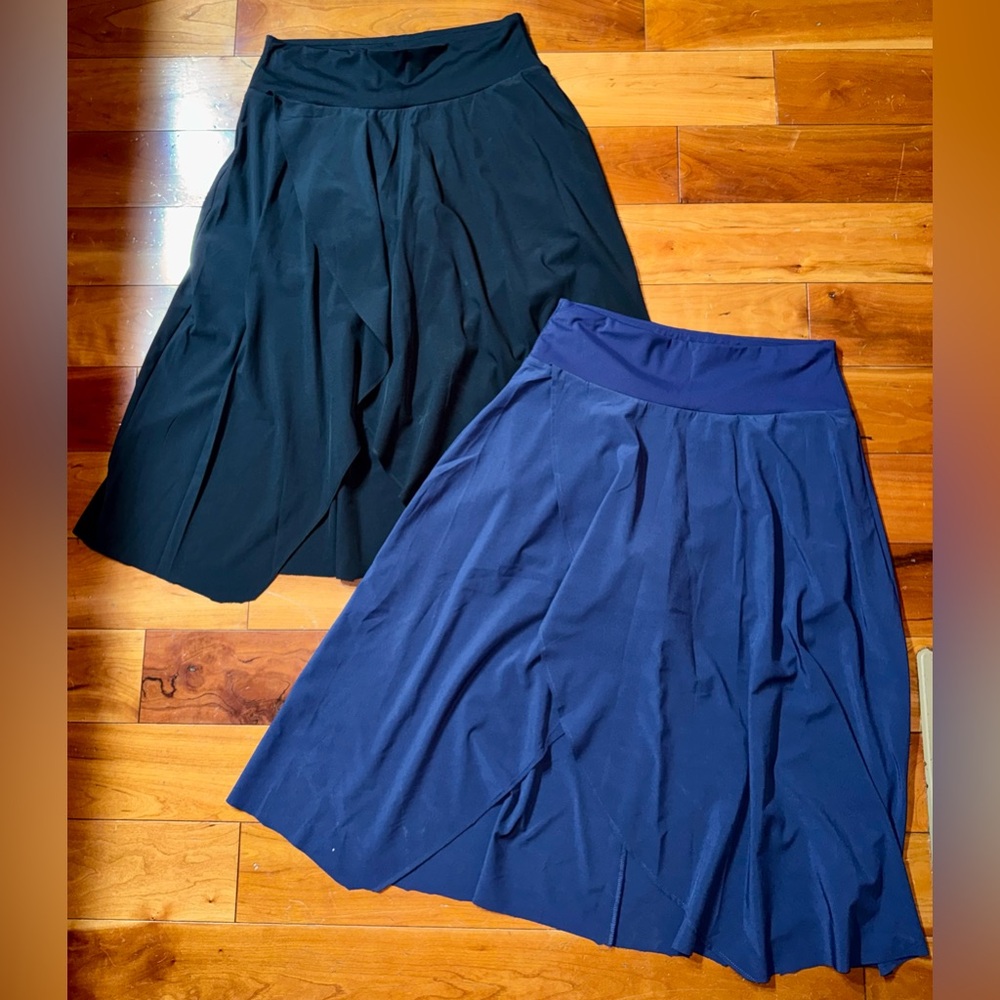 BUNDLE - HALARA A-Line Skirt Skort Set in Black and Navy Blue With Shorts - Picture 9 of 10
